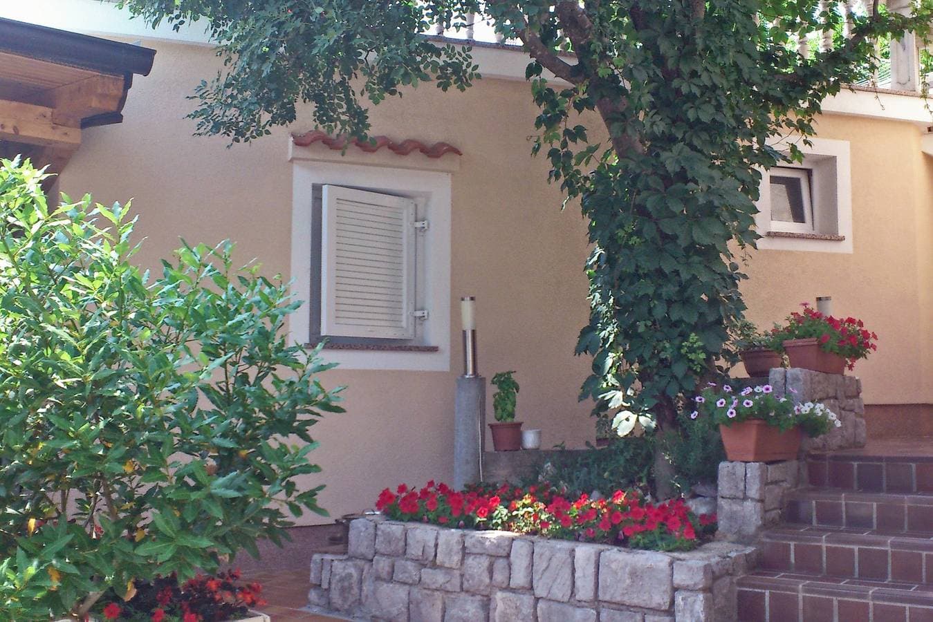 Foto 3 von 18: 1-Zimmer-Ferienwohnung mit Terrasse Cizici, Krk -c