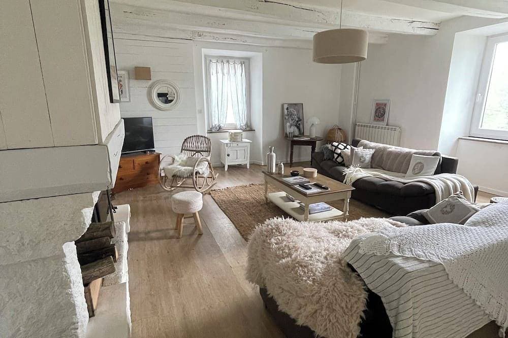Large charming house in the heart of nature 1