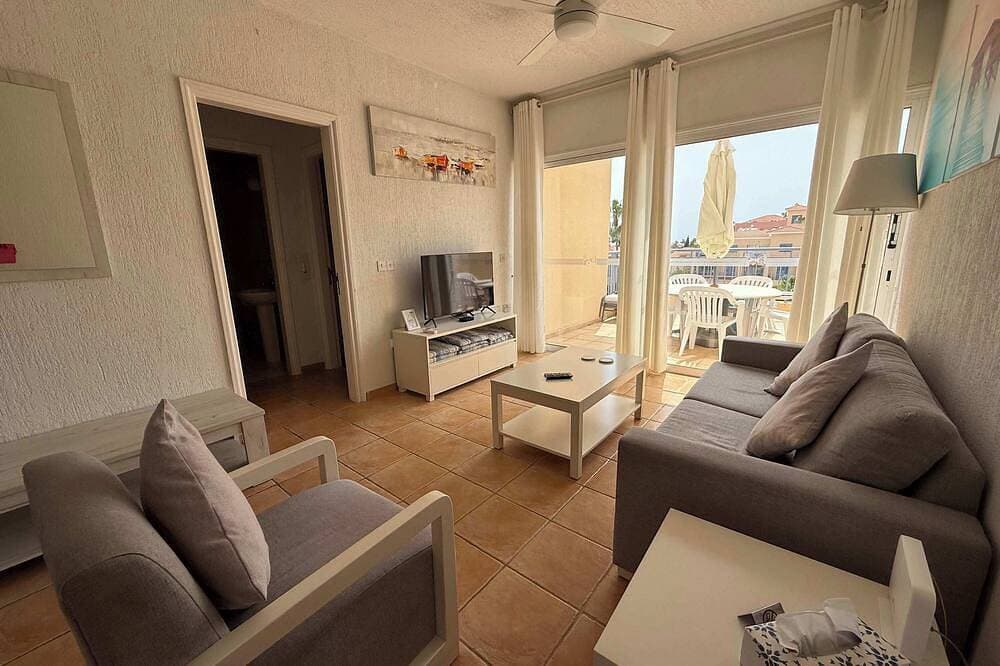 Foto 12 von 21: Limnaria | Large 1Br Sunny Apt | Amazing Pool Views