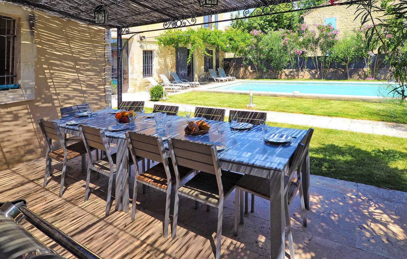 Foto 12 von 33: Chic Apartment with Pool, Parking & AC Near the goûthé de Maussane