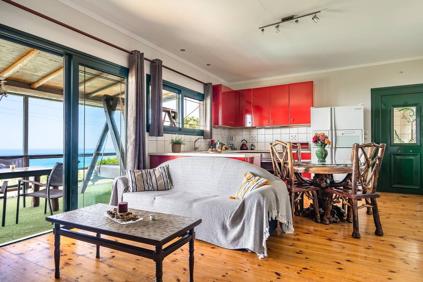 Foto 3 von 23: Villa 'Koutoupakia' mit Meerblick, WLAN und Klimaanlage