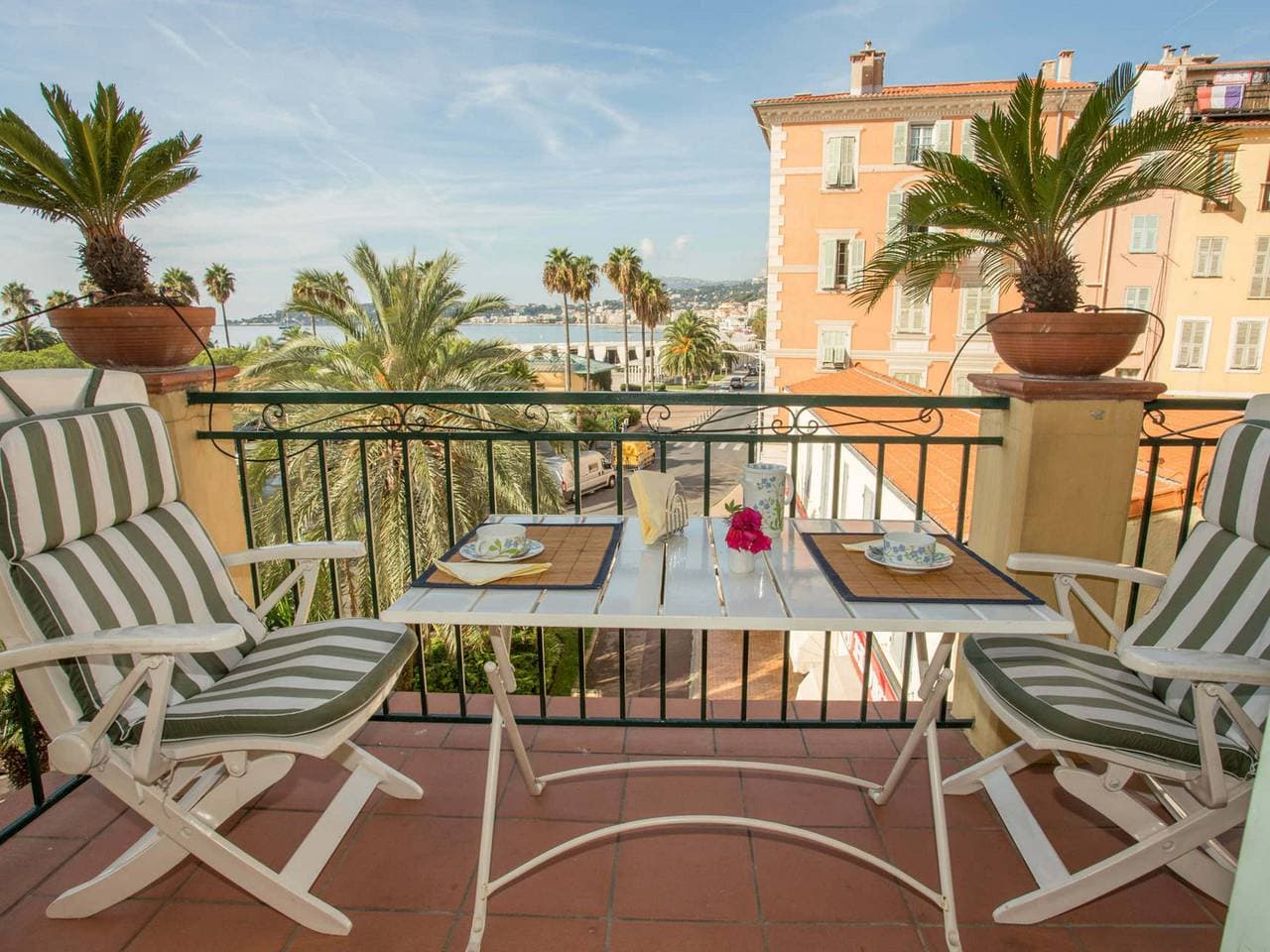 Foto 2 von 19: Schöne 2-Zi-Whg in Menton mit Meerblick und Terrasse