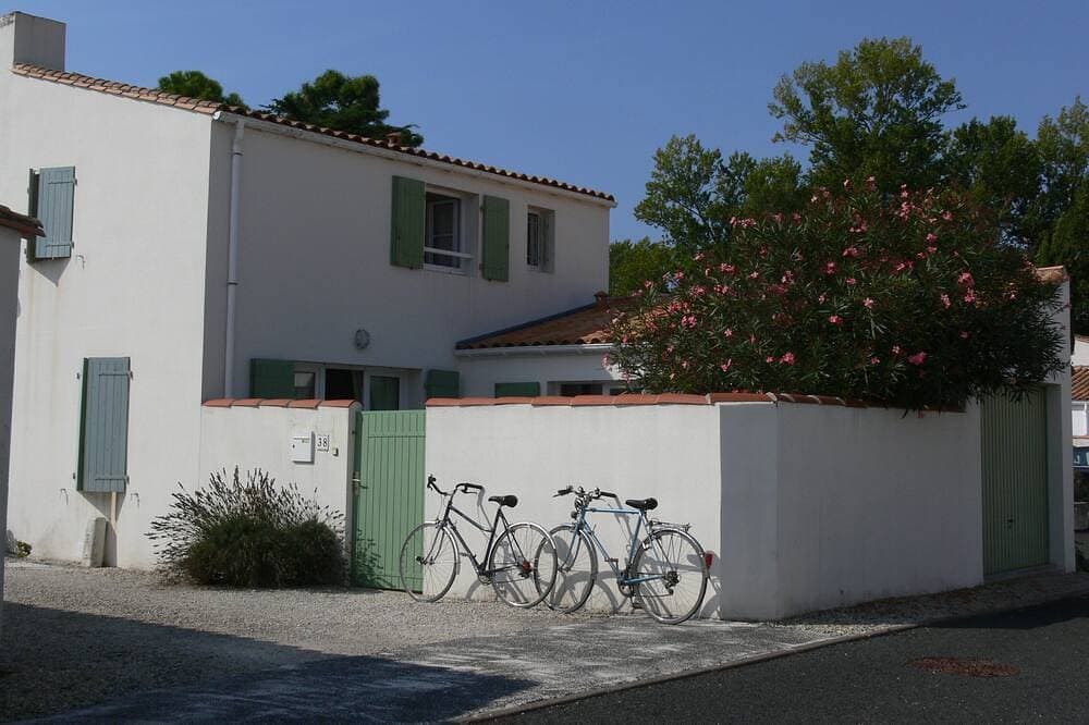 Haus in waldreicher Umgebung 1