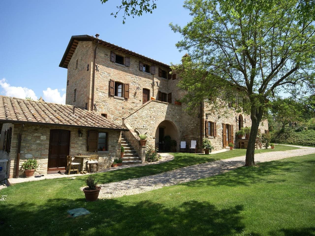 Wohnung in Montone mit Pool und Garten 1