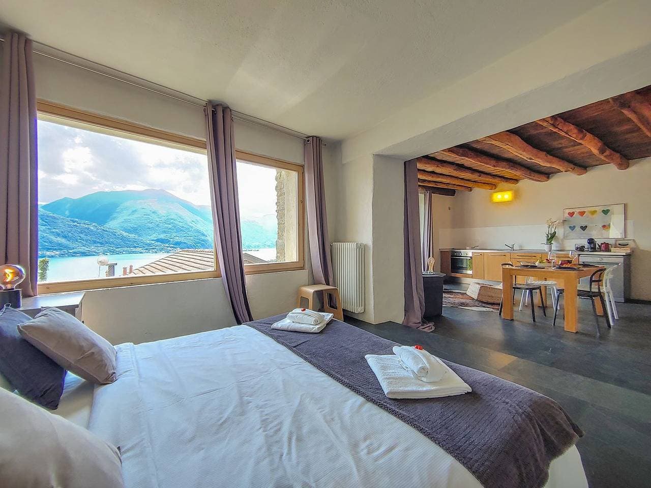 Foto 4 von 54: Sunrise Lodge Naturstein-Ferienwohnung am Comer See