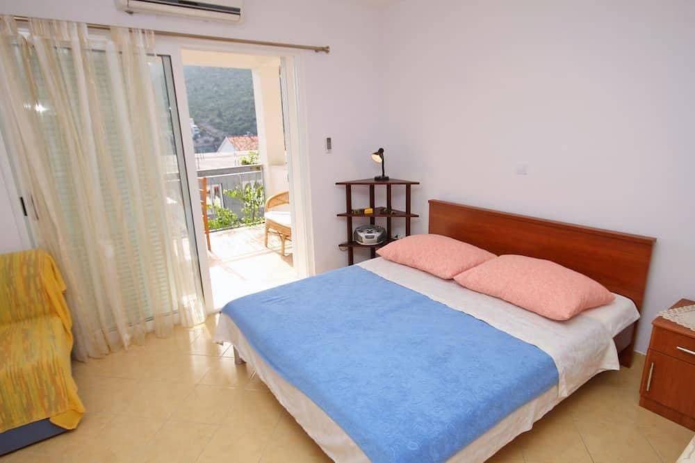 Foto 3 von 15: Studio Appartement am Strand Bucht Pokrivenik, Hvar
