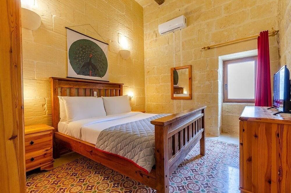 Foto 3 von 30: 300y/o Gozo Country Villa: pool, games, sleeps 14