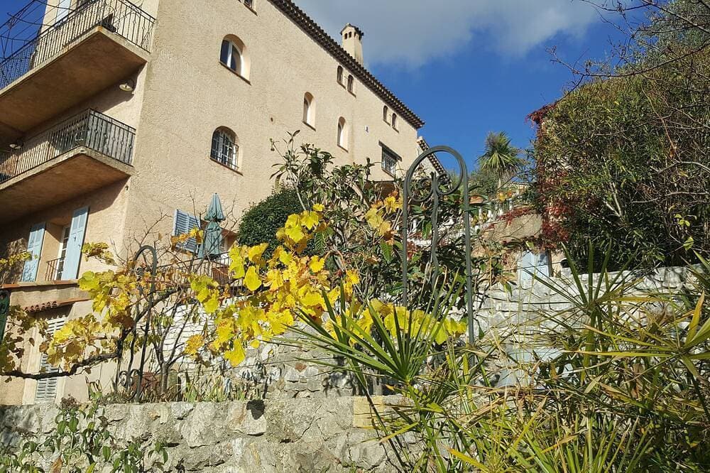 Foto 9 von 30: Lower Garden Apartment mit *** großem beheiztem Pool ***