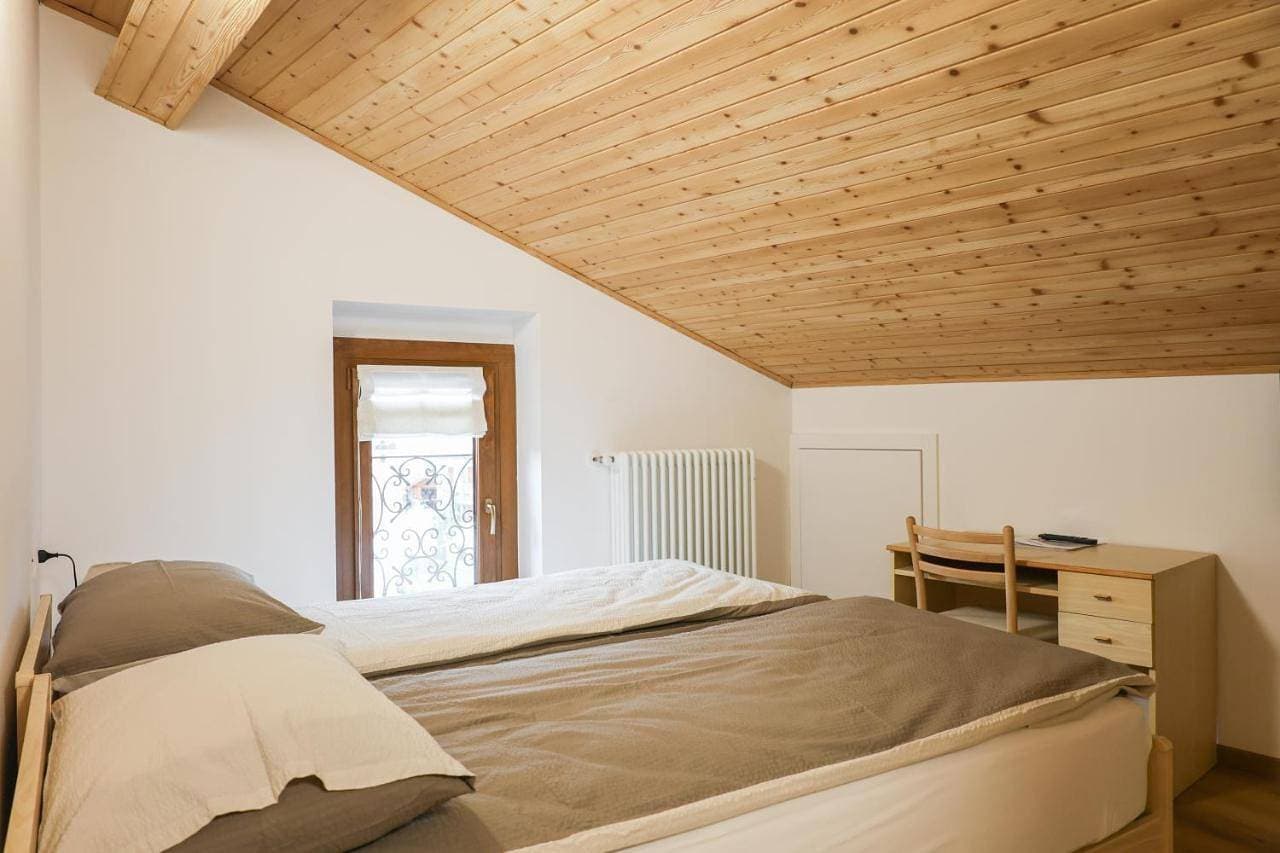 Foto 4 von 11: Double Room with Private Bathroom