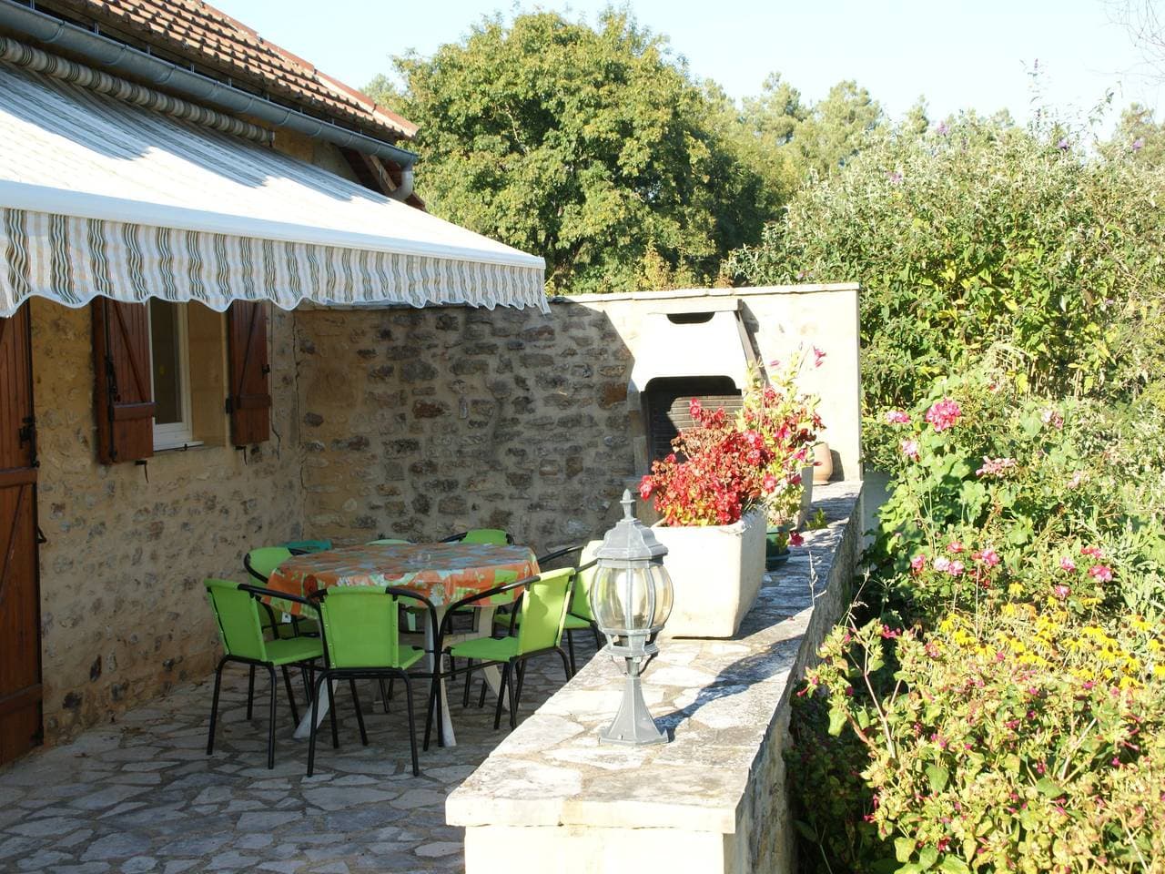 Foto 5 von 34: Ferienhaus mit Pool und umzäuntem Garten