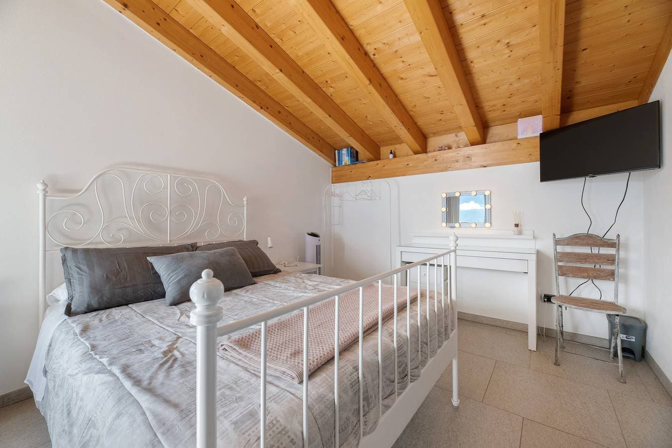 Foto 6 von 37: Ferienhaus 'Il Nido Del Colibrì' mit Seeblick, privater Terrasse und WLAN