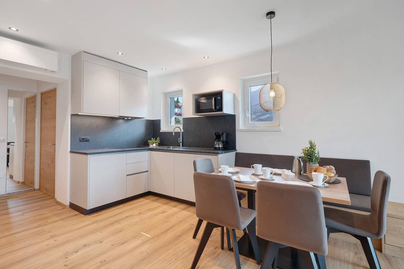 Foto 6 von 21: Apartment 'Sankt Corbinian 1' mit Bergblick, Gemeinschaftsgarten und WLAN