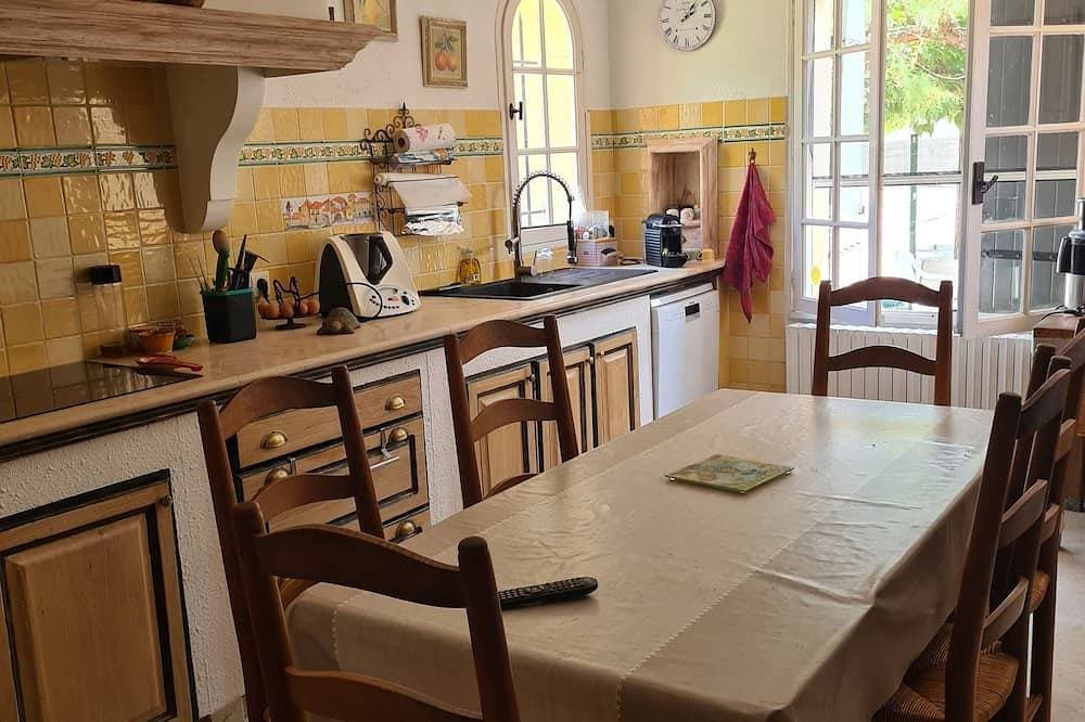 Foto 9 von 19: Air-conditioned villa with pool and fence