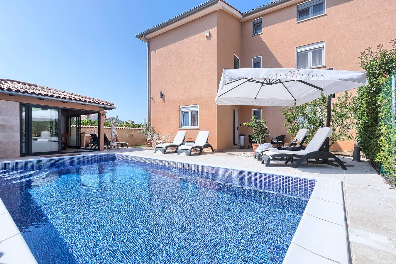 Foto 3 von 48: Villa Mihaela