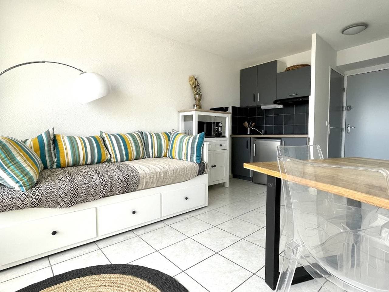 Foto 2 von 25: Renovierte Wohnung mit Gemeinschaftspool, 4 Betten, Klimaanlage, WLAN, Terrasse mit Meerblick