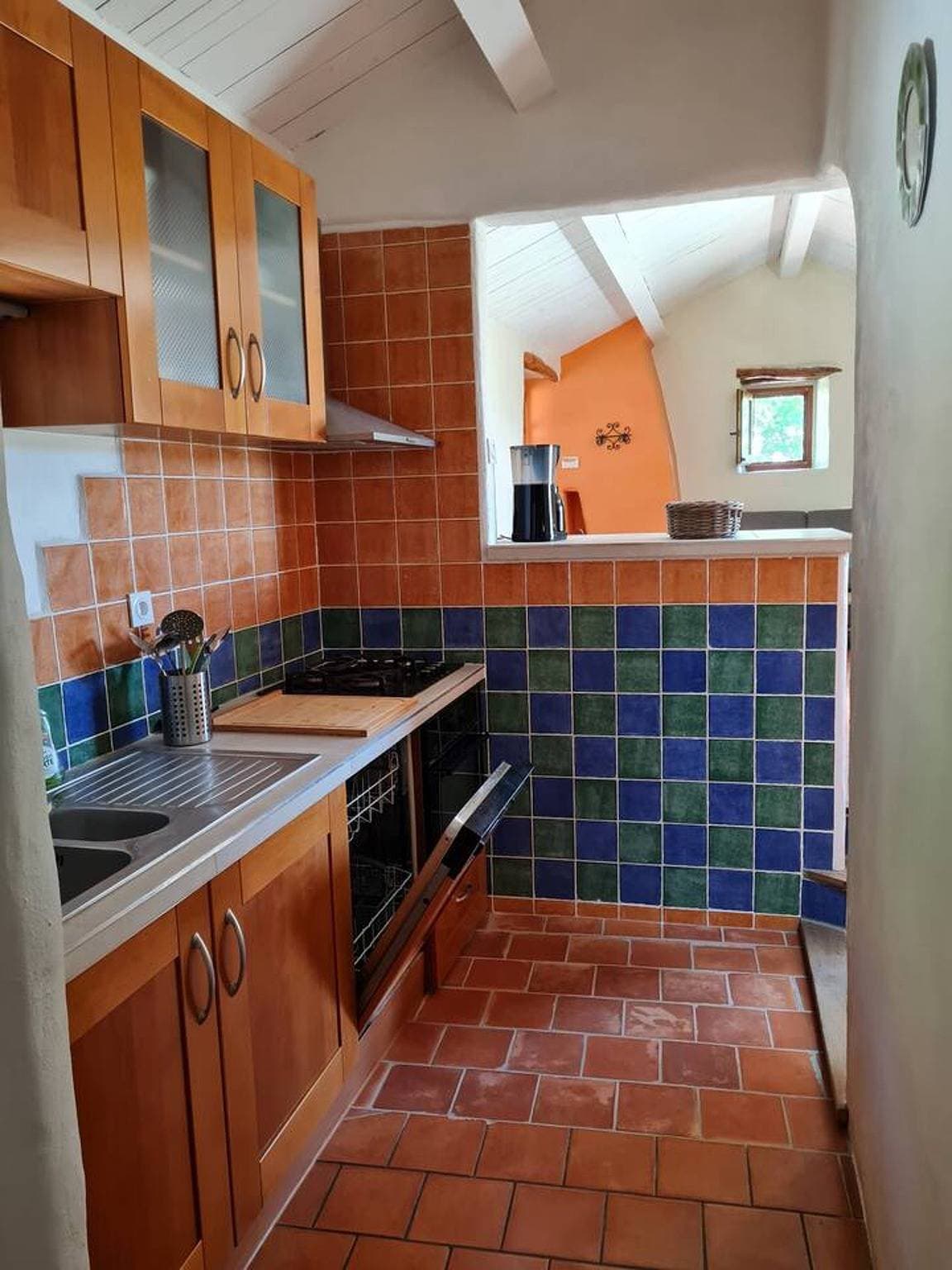 Foto 7 von 16: Charmantes Haus in Saint-Georges-de-Luzençon mit Jacuzzi