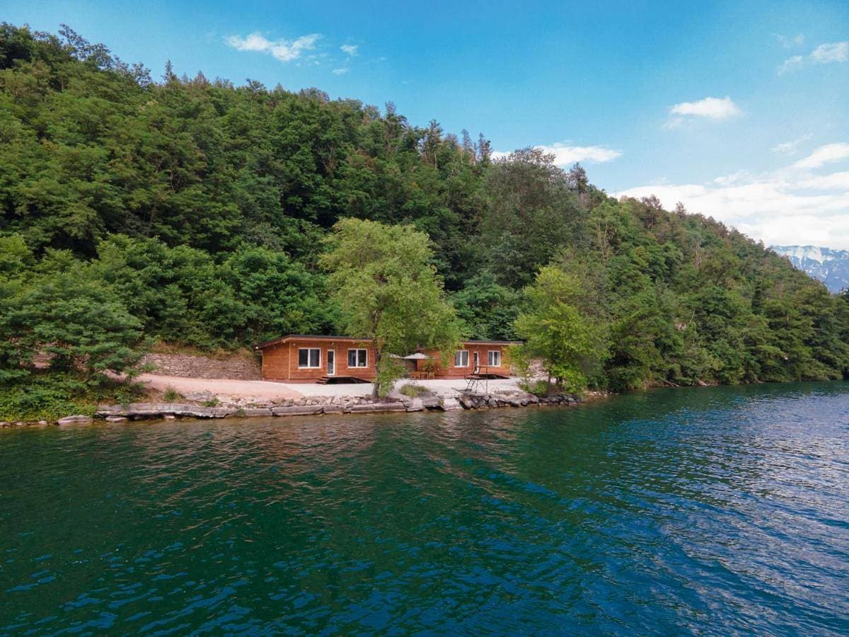 Chalet Alessandrini - Private Lakeside Beach 1