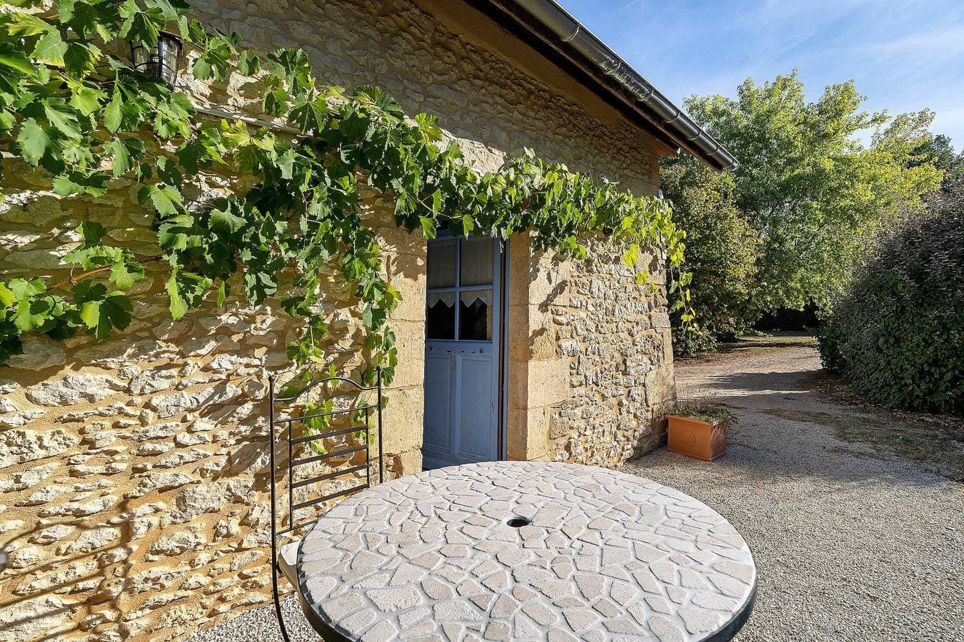 Foto 3 von 32: Charmant restauriertes kleines Steinhaus