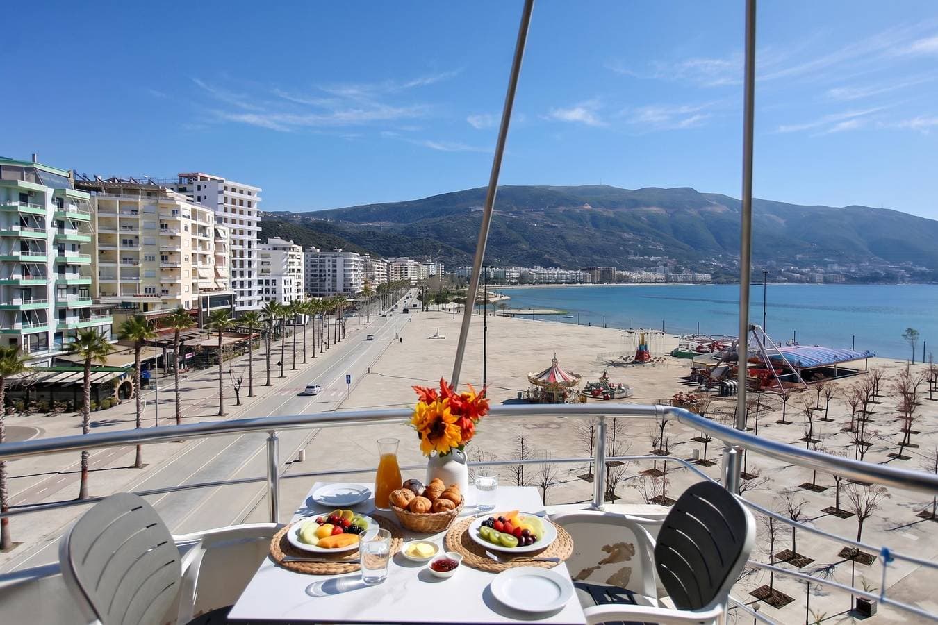 Holiday Apartment Central & Sea View 1