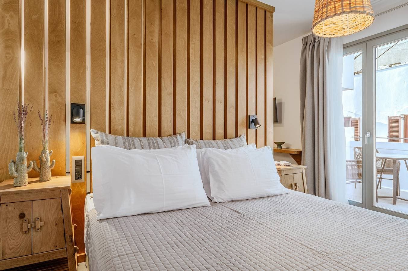 Foto 4 von 24: Ferienwohnung in einem Hotel "Makava Suite" mit Whirlpool im Freien, Balkon, WLAN und Klimaanlage