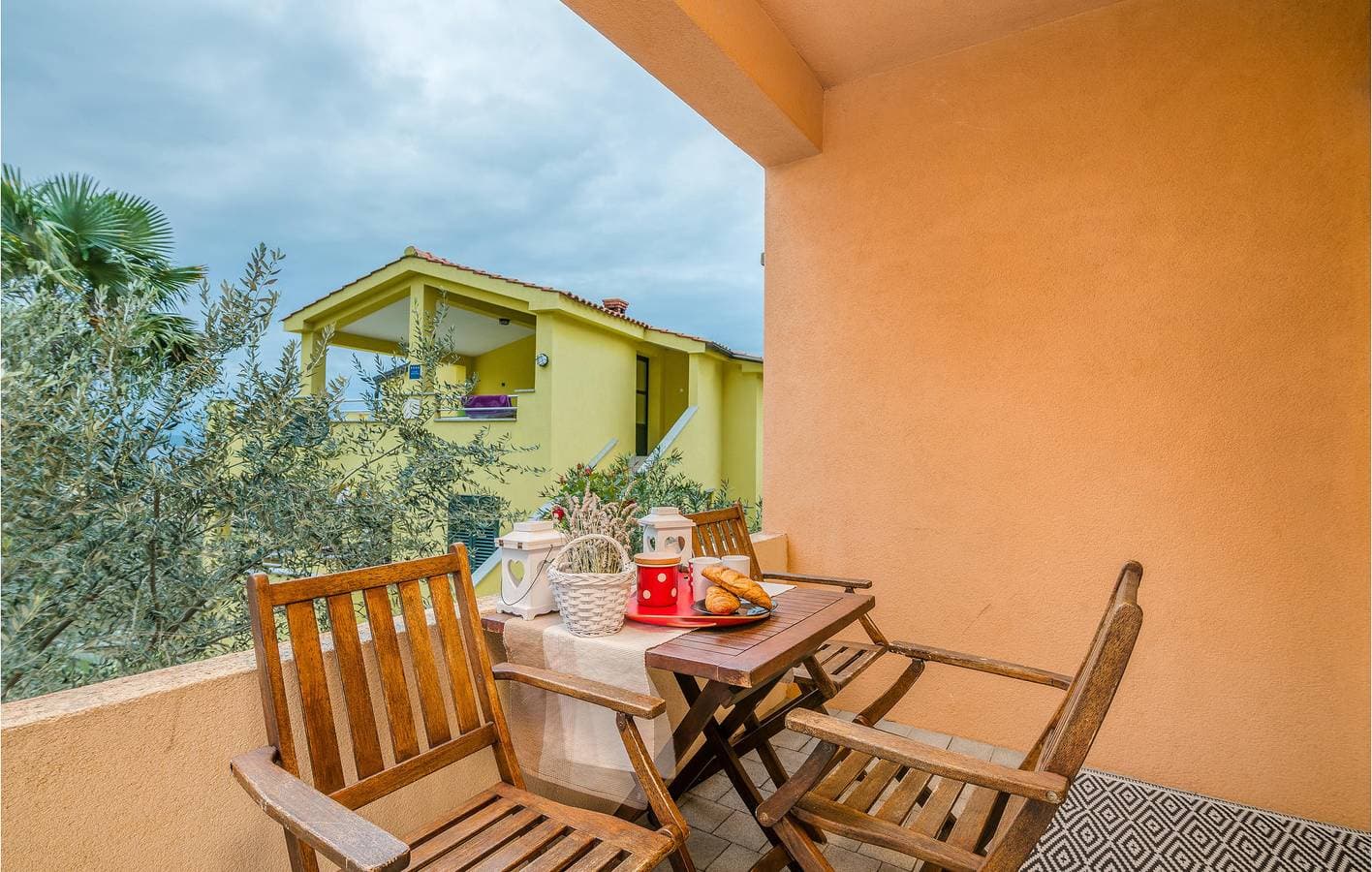 Foto 9 von 21: Gemütliche Ferienwohnung mit Terrasse, nur wenige Schritte vom ruhigen Strand und erstklassigen Annehmlichkeiten entfernt