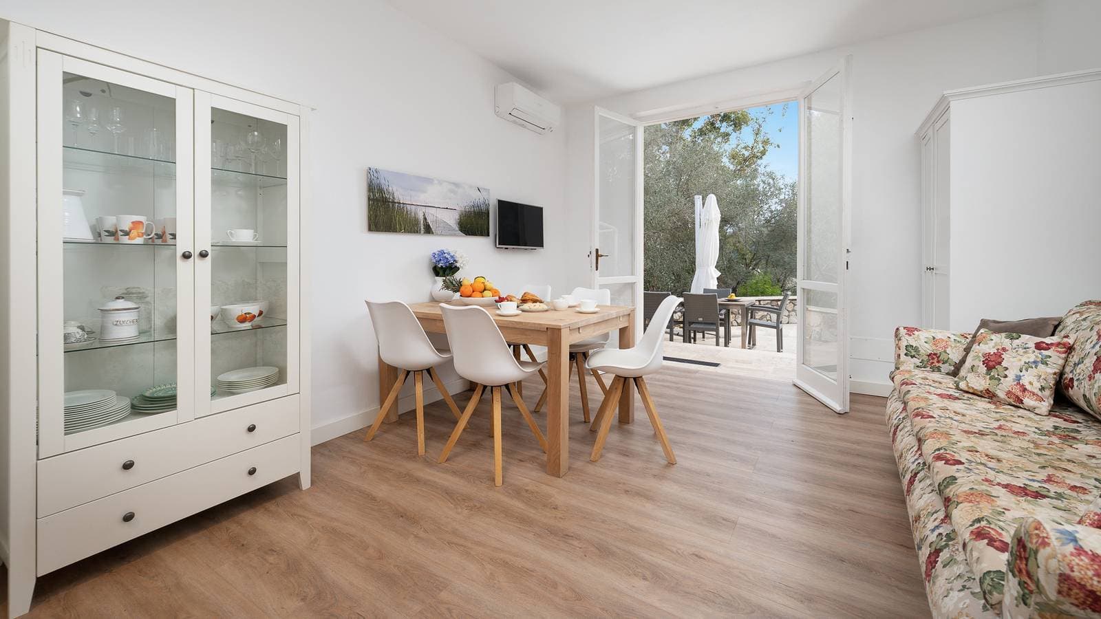 Foto 9 von 50: Villa für 12 Personen mit Garten