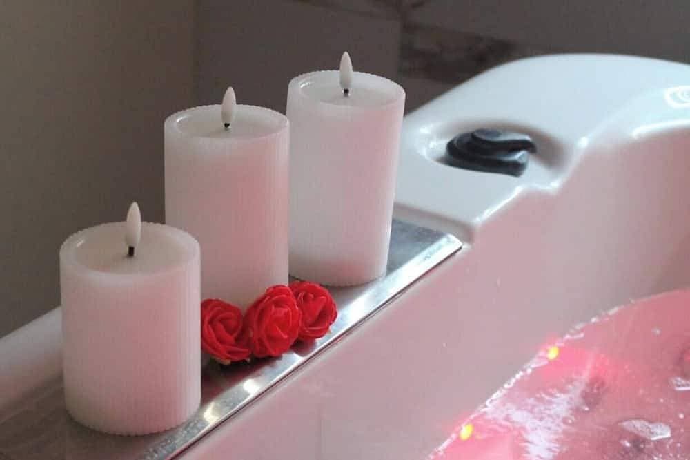 Foto 8 von 20: Romantic Escape & Jacuzzi! Near Zoo Beauval
