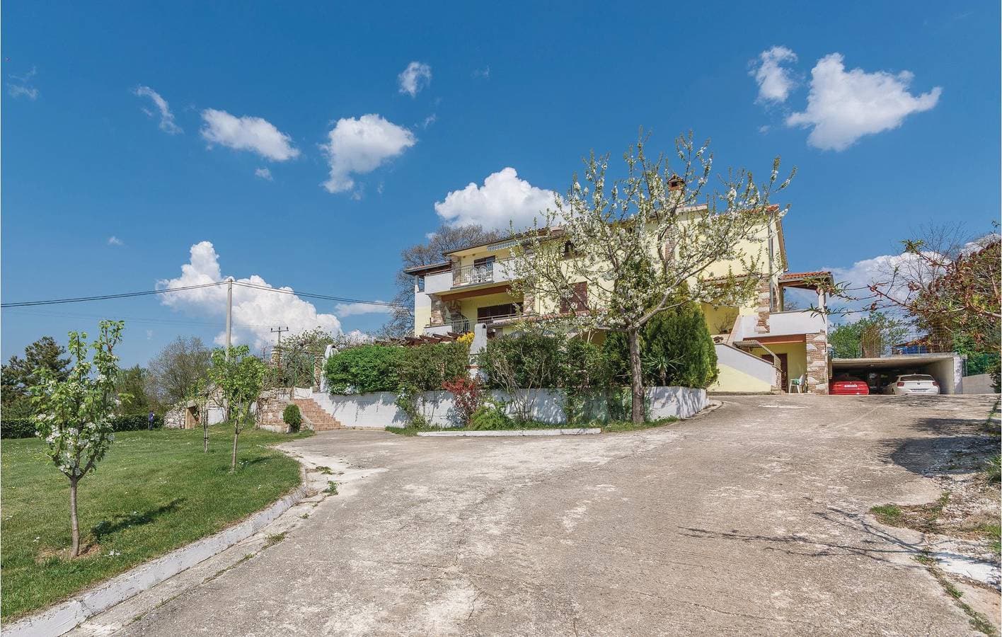 Gemütliche Unterkunft, 2 km von Tinjan entfernt: WLAN, Pool, Terrasse und Parkplätze! 1
