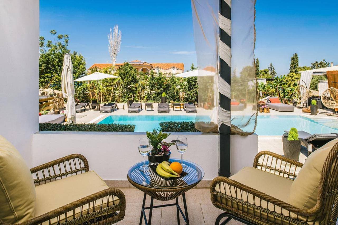 Foto 6 von 10: Deluxe Double or Twin Room with Pool View