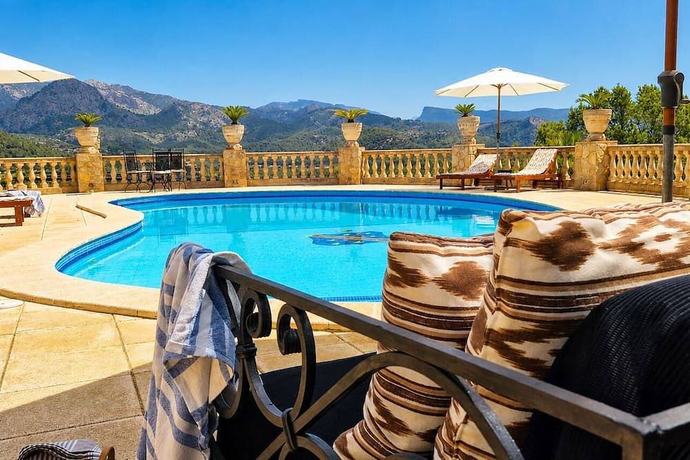 Villacolina – Pool, Tennis & Breathtaking Views 1