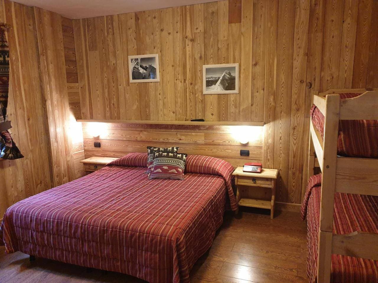 Foto 6 von 11: Quadruple Room