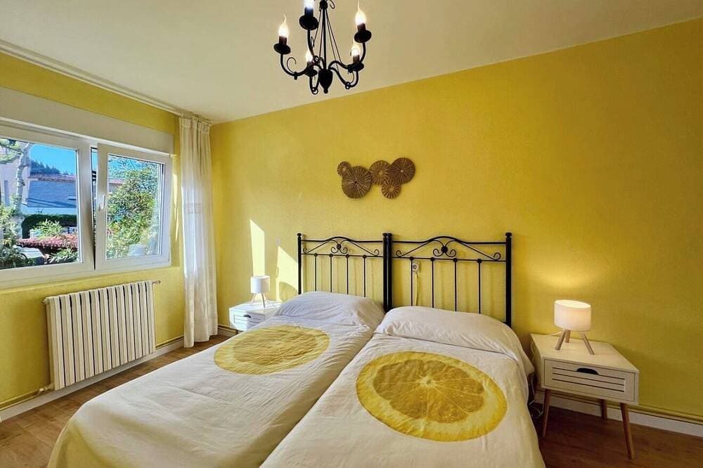 Foto 10 von 30: Private villa with garden & BBQ near beaches.