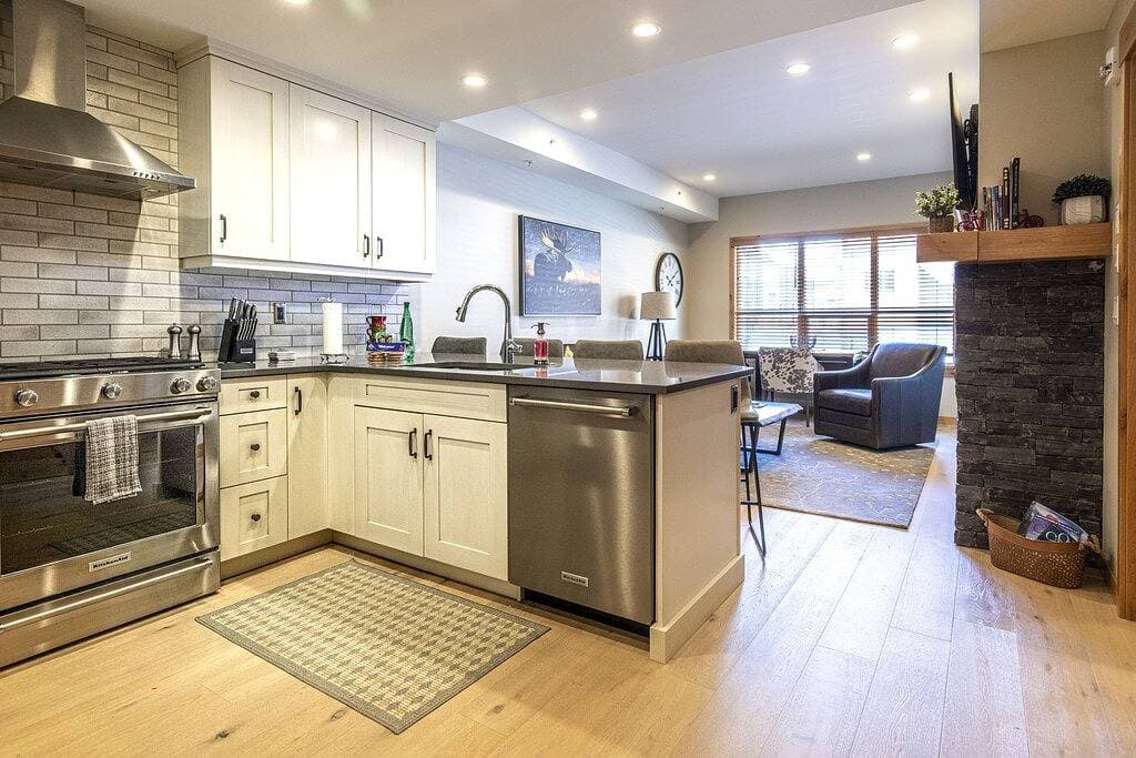 Foto 4 von 31: Luxuriöses Condo im Herzen von Canmore