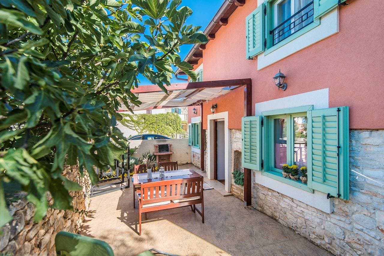 Ferienhaus Gianni Valbandon 1