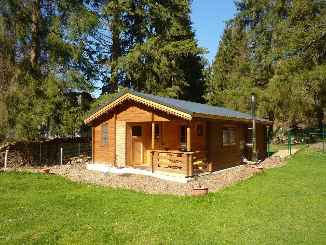 Foto 3 von 19: Holz-Blockhaus für vier Personen mit Terrasse