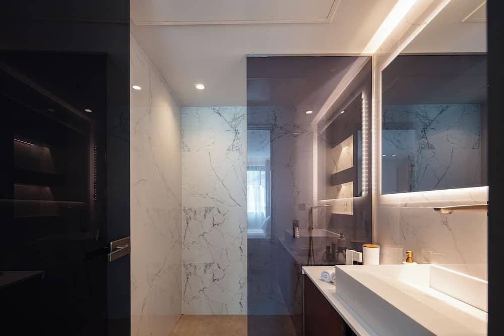 Foto 10 von 30: Nuera III: Modern 3Br Villa, 300m from the Beach