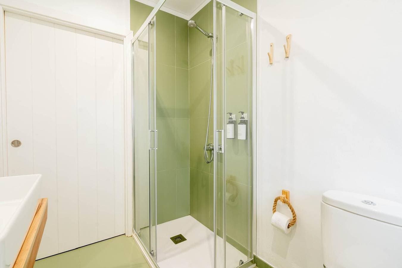 Foto 13 von 15: Zimmer 'Familiar' mit Gemeinschaftspool, WLAN und Klimaanlage