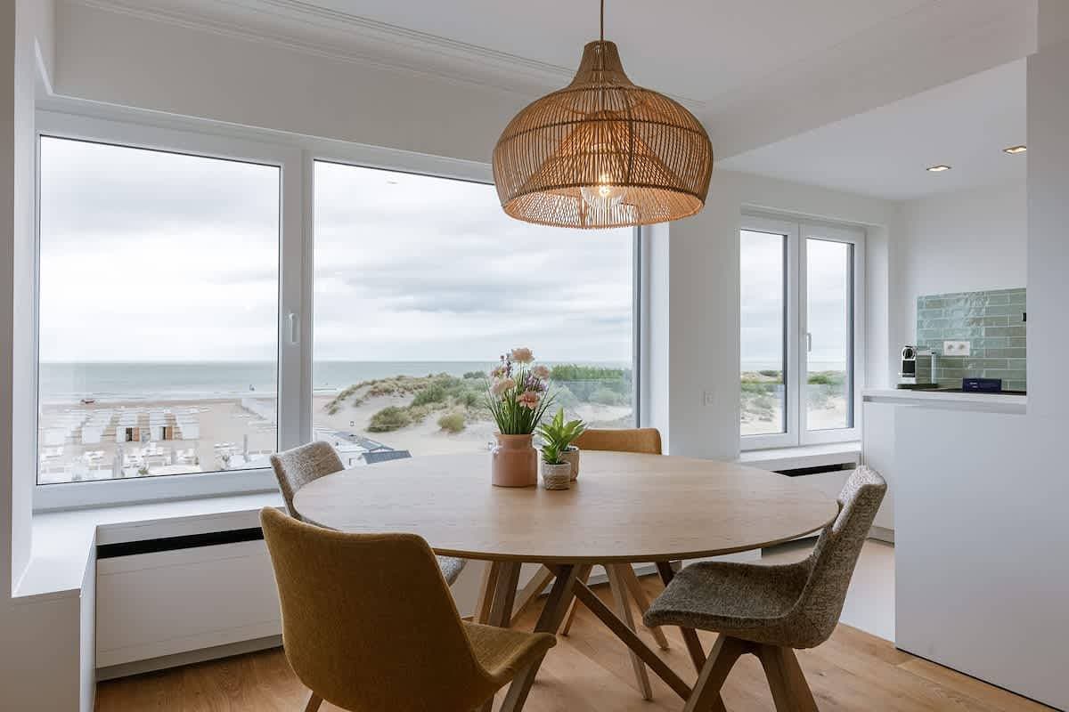 Foto 10 von 40: Coastal getaway w/ full kitchen & workspace