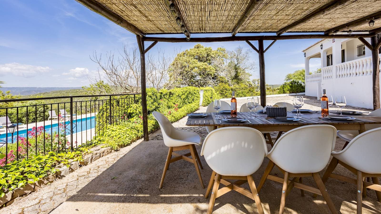Foto 5 von 43: Villa für 8 Personen mit Terrasse