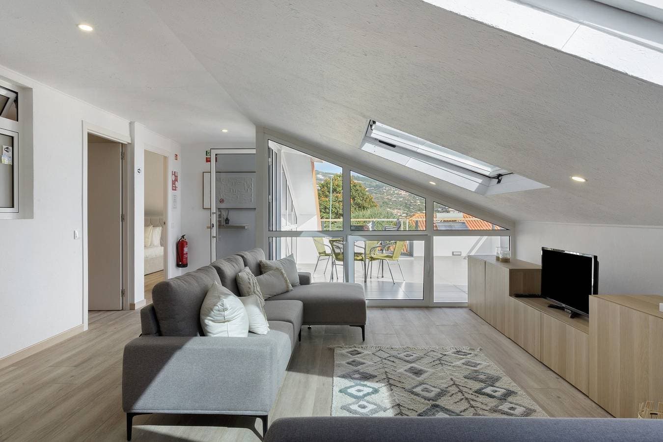 Foto 3 von 26: Villa 'Sky and Sea Haven' mit Meerblick, WLAN und Klimaanlage