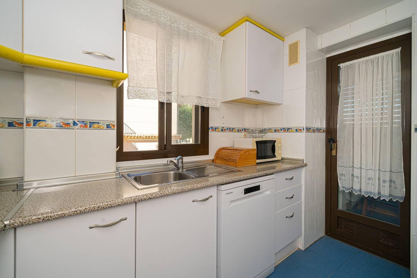 Foto 9 von 25: Ferienwohnung 'Estrella 1L Spaniahome' mit Pool, privater Terrasse und WLAN