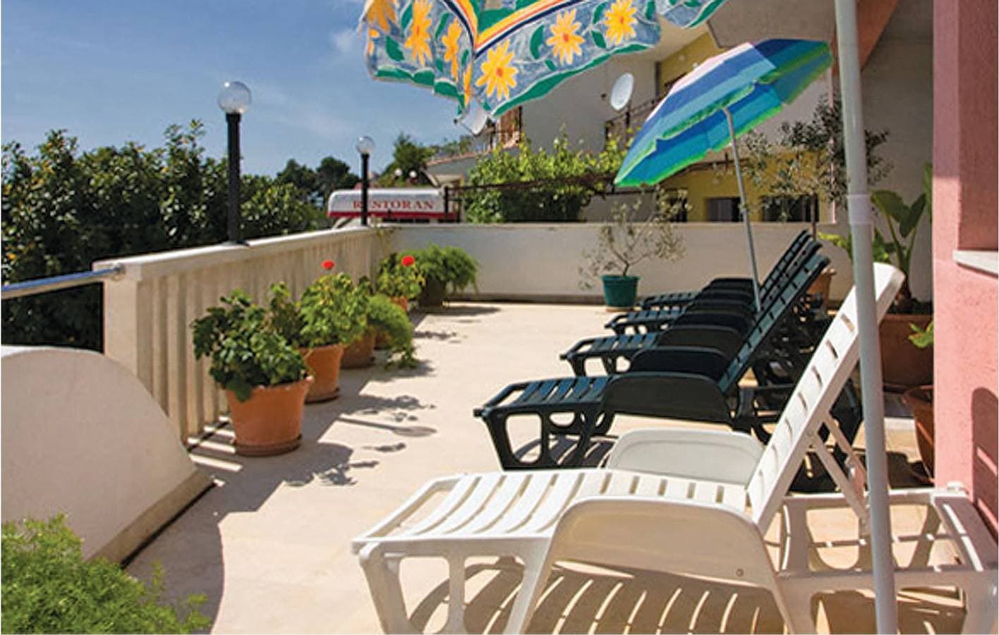 Foto 12 von 27: Gemütliche Ferienwohnung mit Pool, WLAN und Garage – 2,5 km vom Strand entfernt!
