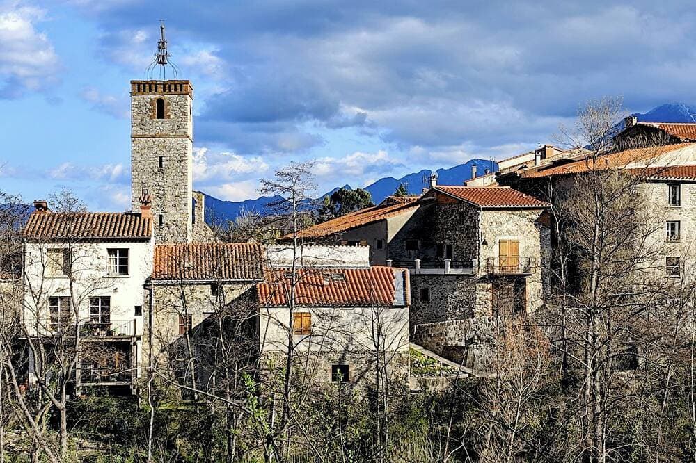 Foto 11 von 17: Stone barn in Catalan village with river. Mountains & beaches. 3 Star rating