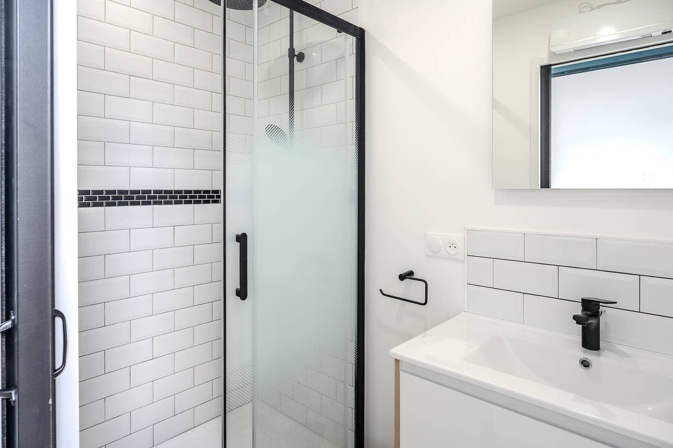 Foto 13 von 18: Einzimmerapartment 'Les Mesliers' mit Gemeinschaftsterrasse, Gemeinschaftsgarten und Wi-Fi