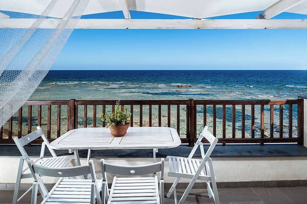 Foto 10 von 22: Modernes Apartment am Meer mit Panoramaterrasse