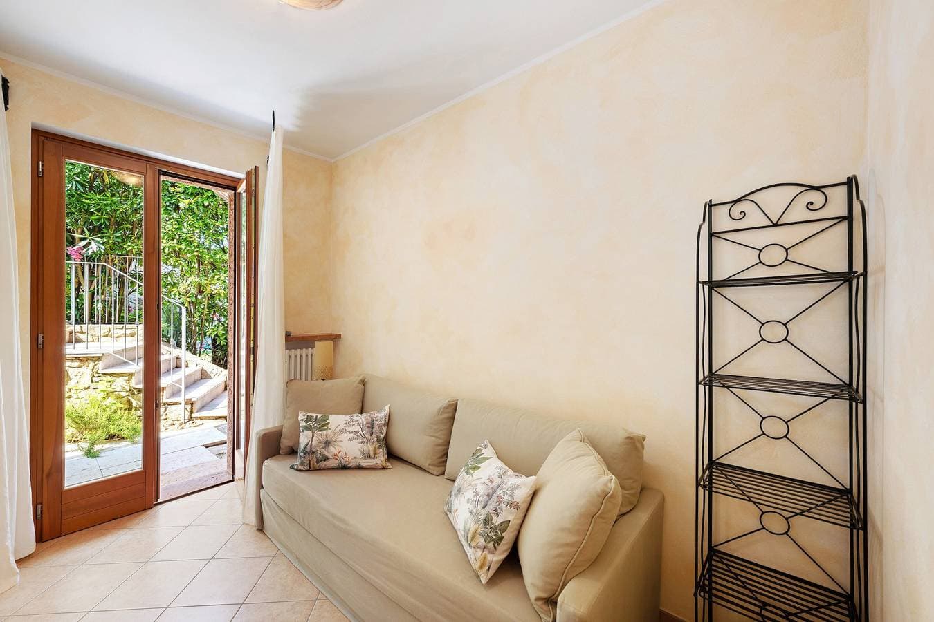 Foto 9 von 31: Ferienwohnung 'Jessica' mit Seeblick, WLAN und Klimaanlage