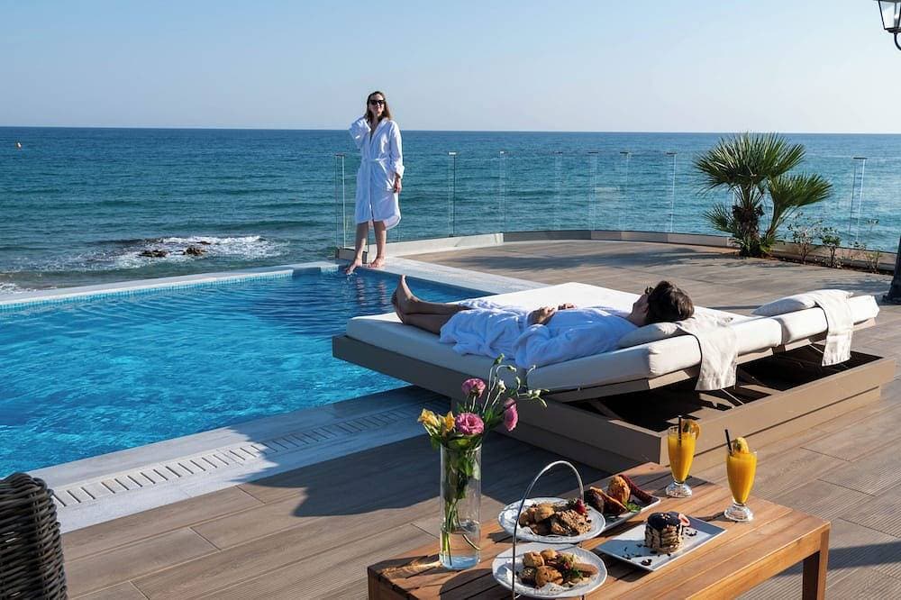 Foto 7 von 10: Dream Villa Aphrodite-2 bedrooms Beach Front with private pool
