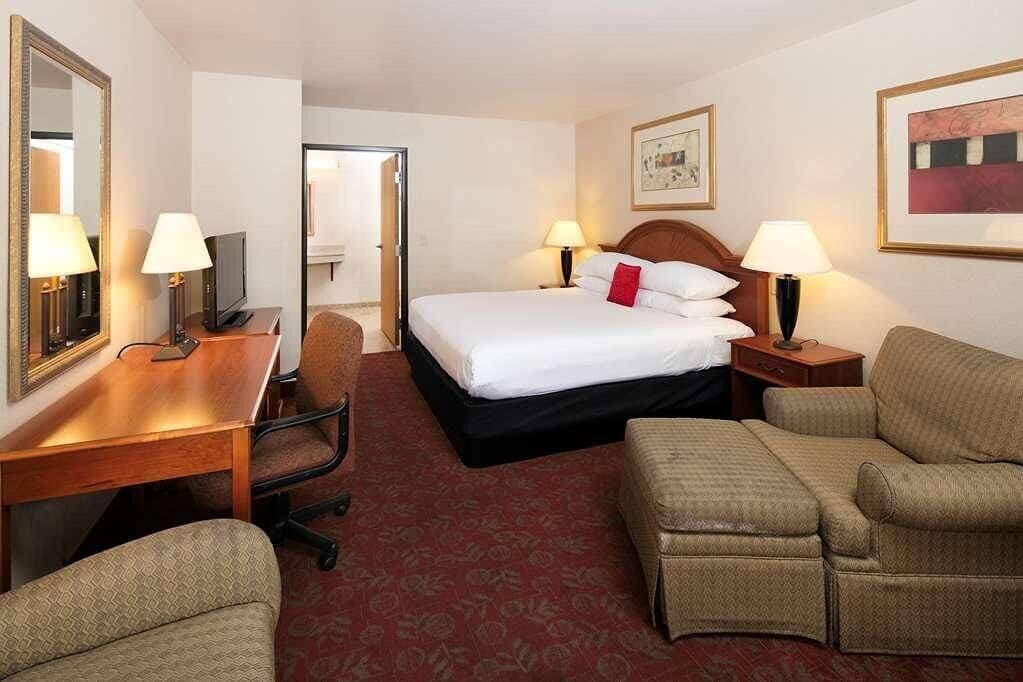 Foto 7 von 27: Prime Location! Free Breakfast, Onsite Parking, Near St. George Tabernacle