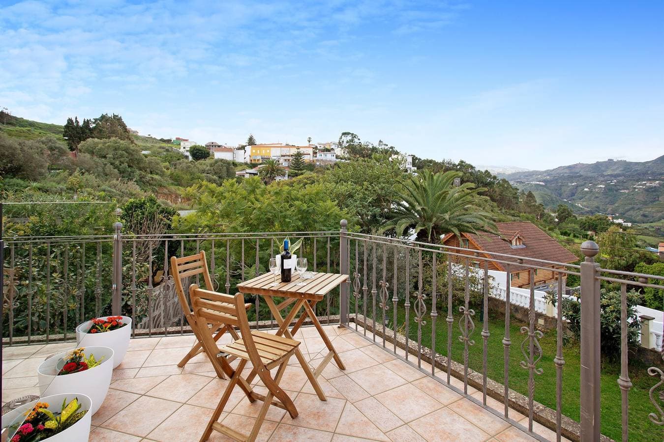 Foto 3 von 34: Ferienwohnung "Carmelo Y Carmela 4" mit Bergblick, privater Terrasse und WLAN