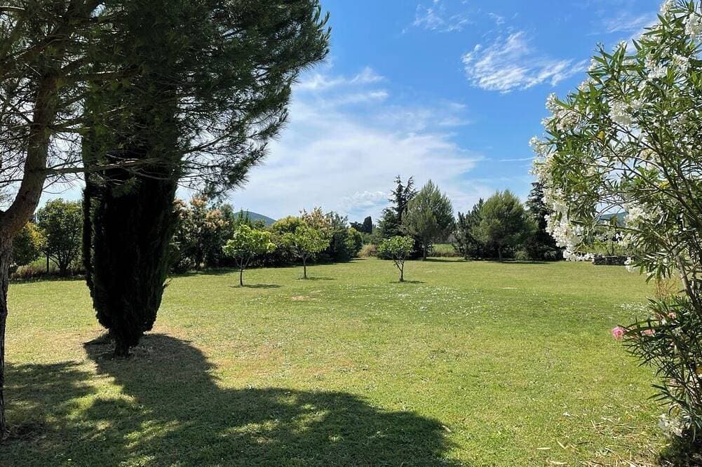 Foto 13 von 24: Quiet little house with large garden on the Rhône agricultural plain